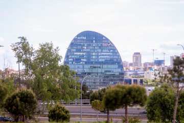 Archivo - Fachada de la sede de BBVA, a 26 de septiembre de 2024, en Madrid (España).
