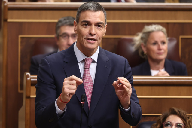 ¡El presidente del Gobierno, Pedro Sánchez, interviene durante una sesión de control al Gobierno, en el Congreso de los Diputados, a 19 de noviembre de 2025, en Madrid (España).