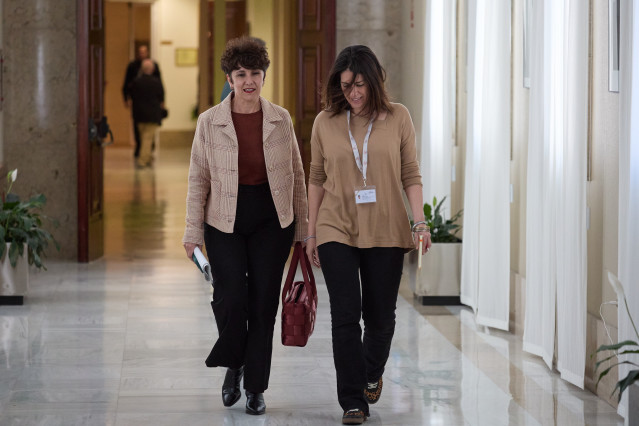 Archivo - La portavoz del PNV en el Congreso, Maribel Vaquero (i), llega a una reunión de la Junta de Portavoces, en el Congreso de los Diputados,  a 6 de mayo de 2025, en Madrid (España).