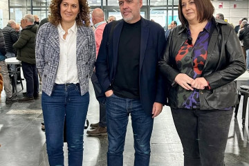 Unai Sordo, junto a Nuria López y Silvia de la Torre.
