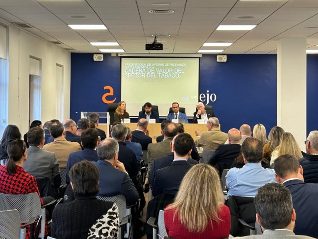 Reunión de la Mesa del Tabaco en Cáceres