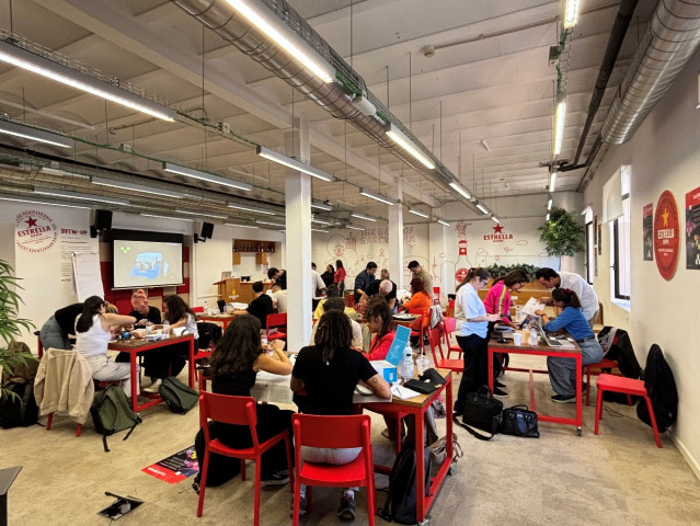 Damm celebra su primer hackaton para reinventar el futuro del consumo con soluciones de IA