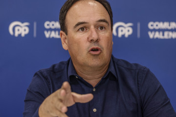 Archivo - El portavoz del PP de Valencia y miembro del comité ejecutivo nacional, Juanfran Pérez, durante una entrevista para Europa Press, a 15 de julio de 2025, en Valencia, Comunidad Valenciana (