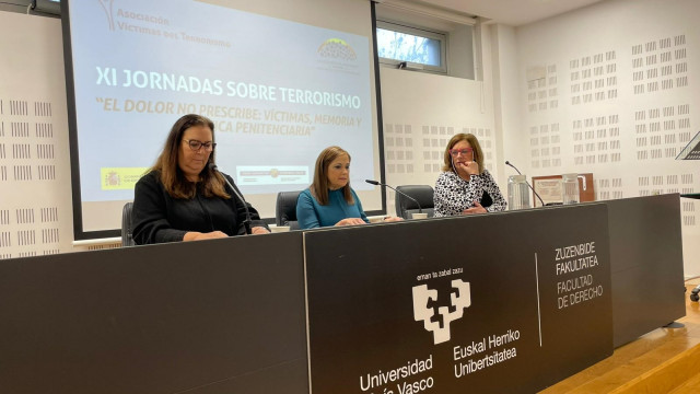 Inauguración de las XI Jornadas sobre terrorismo de la AVT y APVT en San Sebastián.