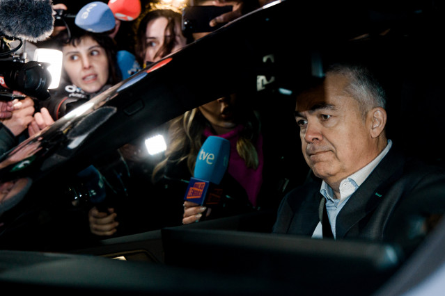 Santos Cerdán a la salida de la cárcel.