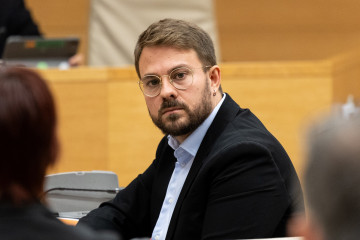 El diputado de Sumar, Alberto Ibáñez, durante la comisión de la dana, en el Congreso de los Diputados, a 17 de noviembre de 2025, en Madrid (España).