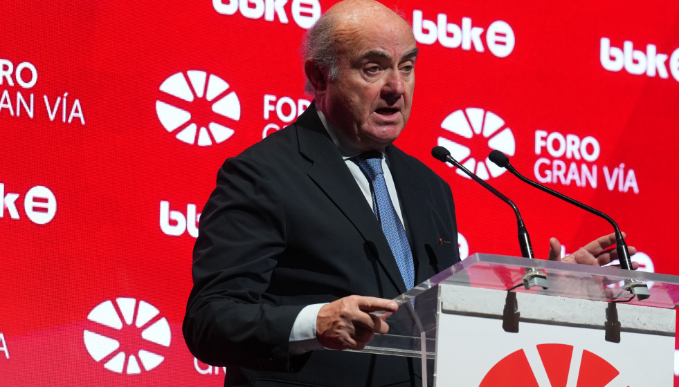 El vicepresidente del BCE, Luis de Guindos en el Foro Gran Vía en Bilbao