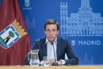 Archivo - El alcalde de Madrid, José Luis Martínez-Almeida, durante una rueda de prensa