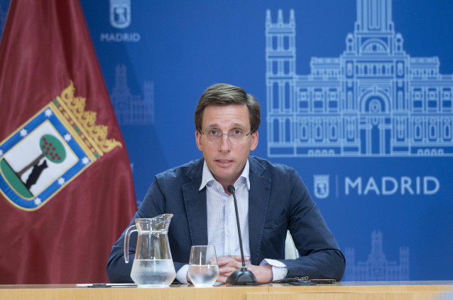 Archivo - El alcalde de Madrid, José Luis Martínez-Almeida, durante una rueda de prensa