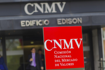 Archivo - CNMV, fachada de la Comisión Nacional del Mercado de Valores.