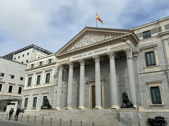 Archivo - Puerta de los leones del Congreso.