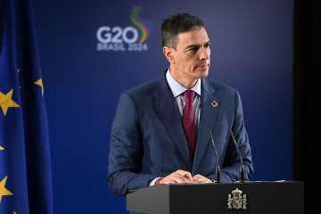 Archivo - El presidente del Gobierno, Pedro Sánchez, comparece ante la prensa, tras la III sesión plenaria sobre 'Desarrollo sostenible y transición energética', en el Museo de Arte Moderno, a 19 