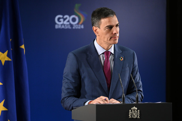 Archivo - El presidente del Gobierno, Pedro Sánchez, comparece ante la prensa, tras la III sesión plenaria sobre 'Desarrollo sostenible y transición energética', en el Museo de Arte Moderno, a 19 de noviembre de 2024, en Río de Janeiro (Brasil).