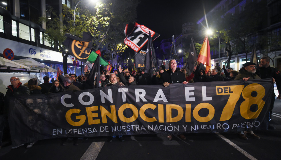 Un grupo de falangistas durante una manifestación para conmemorar el 20-N