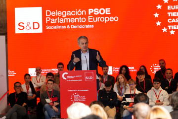 El expresidente del Gobierno, José Luis Rodríguez Zapatero, durante la segunda jornada de la Escuela de Gobierno del PSOECyL, en el Palacio de Fonseca, a 22 de noviembre de 2025, en Salamanca, Casti
