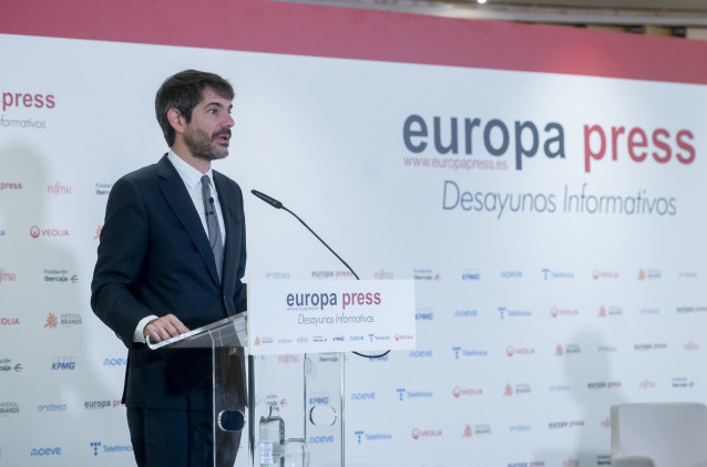 El ministro de Cultura, Ernest Urtasun, durante un desayuno informativo organizado por Europa Press, en el Hyatt Regency Hesperia Madrid, a 24 de noviembre de 2025, en Madrid (España).