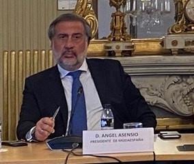 El Presidente de Confederación ModaEspaña ,  Ángel Asensio