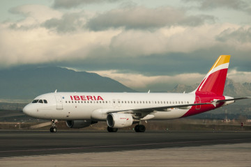 Archivo - Avión de Iberia.