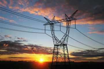 Archivo - El BID otorga un préstamo de 60 millones de euros a Paraguay para ampliar su red de transmisión eléctrica.