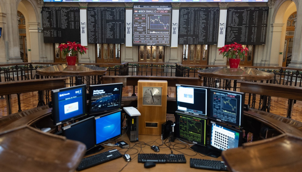 Archivo - (Foto De ARCHIVO) Un Panel Del Ibex 35 En El Palacio De La Bolsa