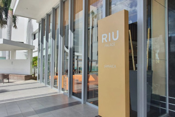 RIU reabrirá sus siete hoteles en Jamaica antes finalizar el año tras el paso del huracán Melissa.