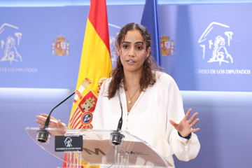 La diputada de Sumar Tesh Sidi durante una rueda de prensa, en el Congreso de los Diputados, a 28 de octubre de 2025, en Madrid (España).