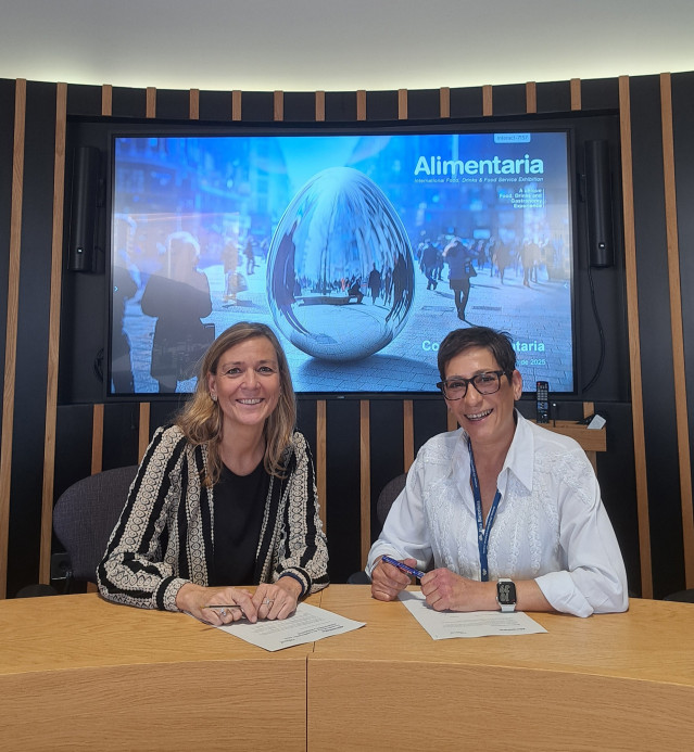 La presidenta de Produlce, Olga Martínez, y la directora de Alimentaria, Anna Canal.