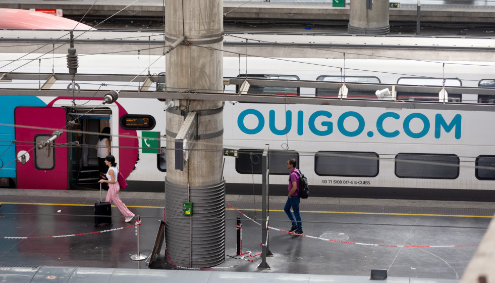 Archivo - Un tren de Ouigo, en la estación de Atocha