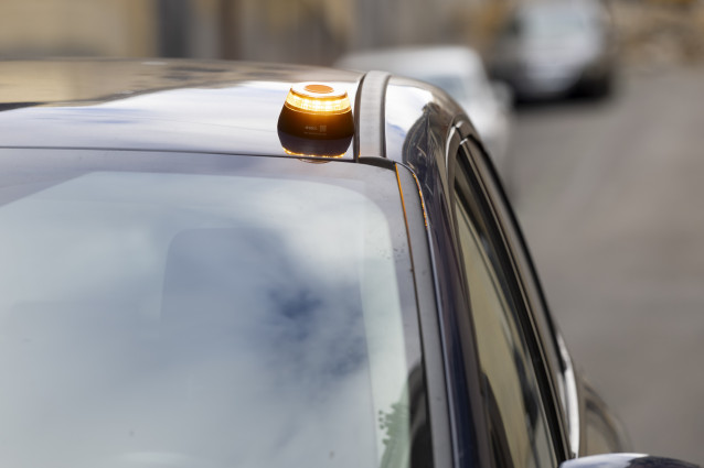 Baliza V16 de emergencia para vehículos, a 21 de noviembre de 2025, en Madrid (España).