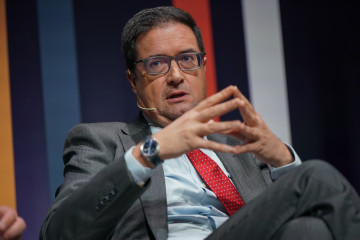 Archivo - El ministro para la Transformación Digital y de la Función Pública, Óscar López, participa en la sesión plenaria 'Derechos y gobernanza digitales', durante la Cumbre Global de la Alian