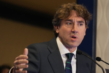 El secretario del PSE-EE, Eneko Andueza, durante un desayuno informativo de Fórum Europa, en el Hotel Ercilla, a 25 de noviembre de 2025, en Bilbao, Bizkaia