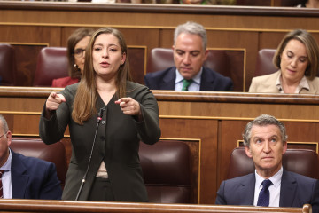La portavoz del PP en el Congreso, Ester Muñoz, interviene durante una sesión de control al Gobierno, en el Congreso