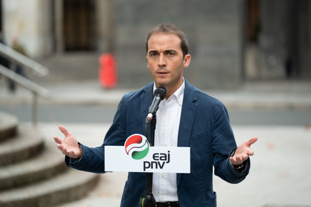 Archivo - El nuevo presidente del BBB, Iñigo Ansola, interviene tras la Asamblea Territorial del PNV de Bizkaia, en Sabin Etxea, a 23 de noviembre de 2024, en Bilbao, Bizkaia