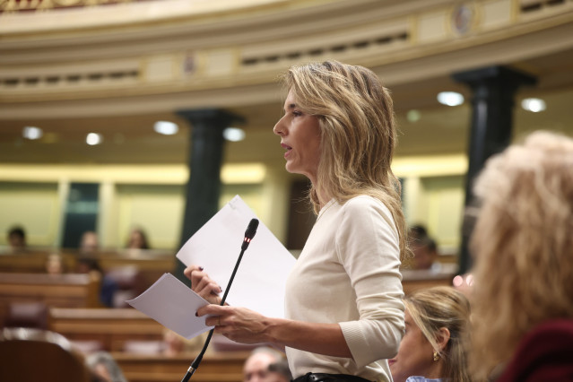 La diputada del PP Cayetana Álvarez de Toledo, interviene durante una sesión de control al Gobierno, en el Congreso de los Diputados, a 19 de noviembre de 2025, en Madrid (España).