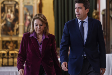 Archivo - El presidente de la Generalitat, Carlos Mazón, y la vicepresidenta de la Generalitat, Susana Camarero, durante el acto de entrega de los Premios Isabel Ferrer 2025, en el Palau de la Genera