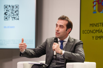 El ministro de Economía, Comercio y Empresa, Carlos Cuerpo, interviene durante la presentación del ‘Estudio Económico de España’, a 26 de noviembre de 2025, en Madrid (España). En el estudio 