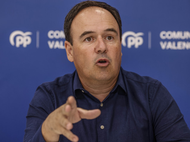 Archivo - El portavoz del PP de Valencia y miembro del comité ejecutivo nacional, Juanfran Pérez, durante una entrevista para Europa Press, a 15 de julio de 2025, en Valencia, Comunidad Valenciana (España).
