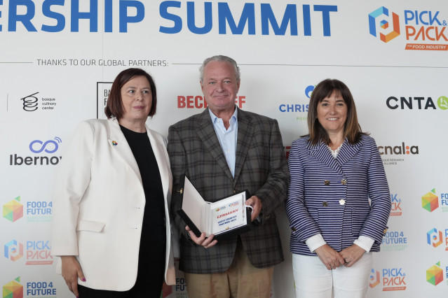 Archivo - Reconocimiento al cónsul honorario de Alemania en Bilbao, Michael John Voss