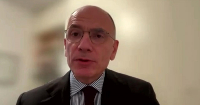 El exprimer ministro de Italia, Enrico Letta, durante su intervención vía streaming  en el XXIV Congreso de Directivos CEDE que se celebra en Zaragoza.