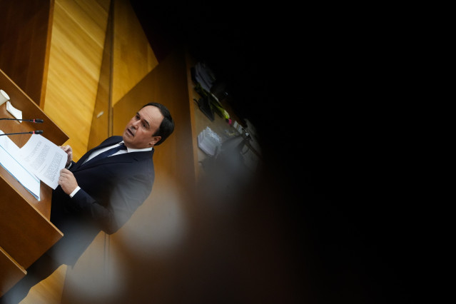 El secretario general del PP de la Comunitat Valenciana, Juanfran Pérez Llorca, durante su debate de investidura