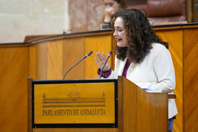 La portavoz del grupo Por Andalucía, Inma Nieto, interviene en el Pleno del Parlamento durante el debate sobre el estado de la Comunidad.
