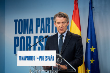 El presidente del Partido Popular, Alberto Núñez Feijóo, ofrece una declaración pública sobre la decisión del Tribunal Supremo de enviar a prisión al exministro de Transportes, José Luis Ábal