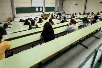 Archivo - Examen de oposiciones en Asturias.