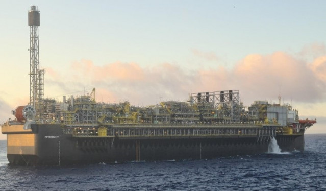 Archivo - Un buque de Petrobras.