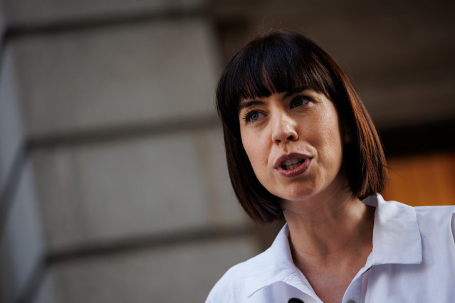 Archivo - La ministra de Ciencia e Innovación, Diana Morant, ofrece declaraciones a los medios, en imagen de archivo