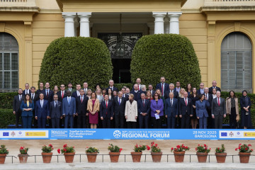 El ministro de Asuntos Exteriores, Unión Europea y Cooperación, José Manuel Albares, la Alta representante para Asuntos Exteriores, Kaja Kallas, y la comisaria para el Mediterráneo, Dubravka Šuic