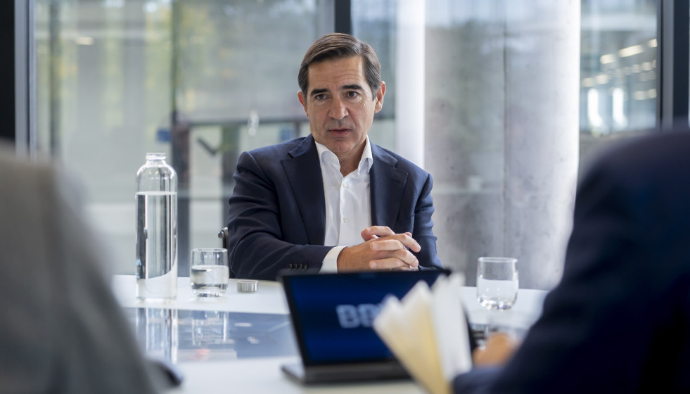 Archivo - El presidente del BBVA, Carlos Torres Vila, durante una entrevista para Europa Press, en el edificio ‘La Vela’, en la ciudad del BBVA, a 8 de octubre de 2025, en Madrid (España).