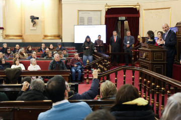 El presidente del Senado, Pedro Rollán, abre la Puerta del Rey a los ciudadanos en la primera jornada de Puertas Abiertas del Senado, a 28 de noviembre de 2025, en Madrid (España).
