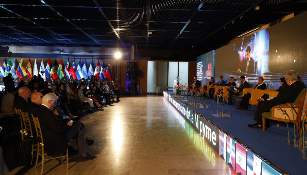 Un foro durante la segunda jornada del VII Foro Iberoamericano de la Mipyme, en el Hotel Taoro del Puerto de la Cruz, a 28 de noviembre de 2025, en Santa Cruz de Tenerife, Tenerife, Canarias (España)