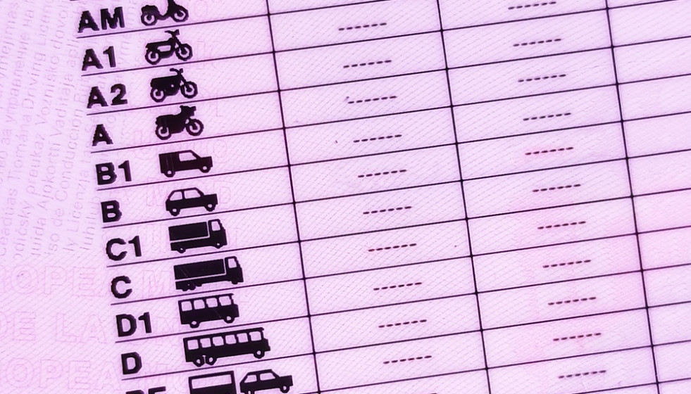 Archivo - Carnet de conducir.